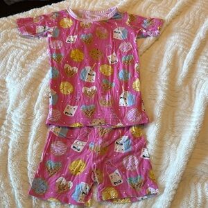 Little Sleepies VERY GOOD milk & cookies short pajama set.